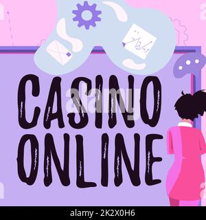 Visualizzazione concettuale Casino Online. Concetto che significa gioco di Poker del computer gioco di scommessa reale Lotto High Stakes Businesswoman presentando la proposta di affari e gli aggiornamenti a bordo. Foto Stock