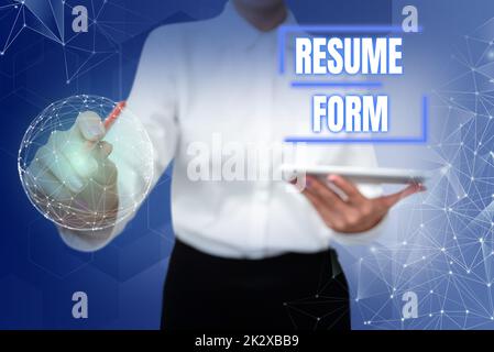 Didascalia concettuale modulo di ripresa. Approccio aziendale descrivere gli elementi di layout che appaiono nel documento scritto Lady in Suit poins pen Holds tablet raggiungere globale pensiero innovativo. Foto Stock