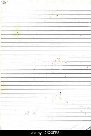 Alta risoluzione grande immagine di usato, logoro grafico a linee carta texture sfondo scansione con macchie di colore dalla scrittura con marcatori, carta da parati vecchia scuola con intemperie spazio di copia per il testo Foto Stock