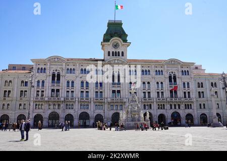 TRIESTE, ITALIA - 24 APRILE 2022: Municipio di Trieste in Piazza UnitÃ d'Italia, Trieste Foto Stock