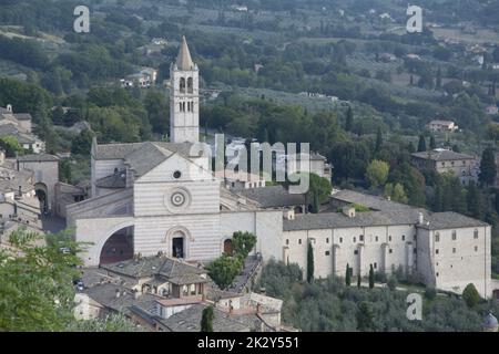 Basilica Santa Chiara vista dall'alto, Assisi Foto Stock