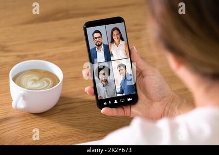 Videochat Business Training Call on Mobile Phone Foto Stock