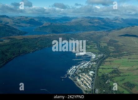 Base navale di Faslane sul fiume Clyde, costa occidentale della Scozia, sede dei sottomarini Trident, e difende nucleari e convenzionali. Foto Stock