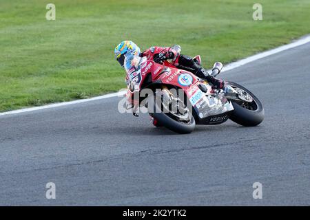 Chester, Regno Unito. 23 set 2022 Josh Brookes (MCE Ducati) visto in azione durante il Bennets British Superbike Round 9 (pratica) a Oulton Park Chester Inghilterra il 23 2022 settembre GS.Media / Alamy Live News Foto Stock