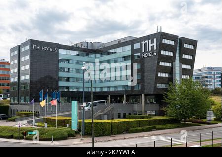 Diegem, Regione del Brabante Fiammingo, Belgio, 09 18 2022 - facciata dell'hotel NH Brussels Airport Foto Stock