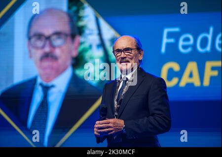 Roma, Italia. 23rd Set, 2022. Roma 23 settembre 2022: Il movimento a 5 stelle chiude la campagna elettorale in Piazza Santi Apostoli a Roma. Nella foto: Federico Cafiero De Raho Credit: Independent Photo Agency/Alamy Live News Foto Stock