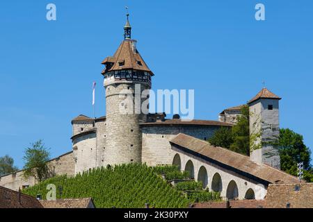 Svizzera, Cantone di Sciaffusa, Sciaffusa, esterno del forte di Munot alla luce del sole Foto Stock