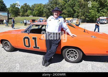 Greenville, Tennessee, Stati Uniti. 23rd Set, 2022. Rick Hurst in un'apparizione pubblica per Hazzard Fest 2022, Greene County Fairgrounds, Greenville, TN 23 settembre 2022. Credit: Derek Storm/Everett Collection/Alamy Live News Foto Stock