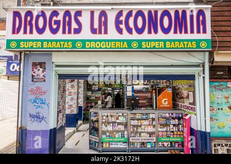 Bogotà Colombia, Chapinero Norte Carrera 11, negozi, aziende commerciali, negozi, mercati, mercato, vendita, acquisto, Drogas la EC Foto Stock
