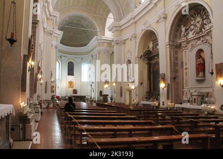 Cesenatico, Italia. Interno della Chiesa di San Giacomo del 14th ° secolo nel centro storico. Foto Stock