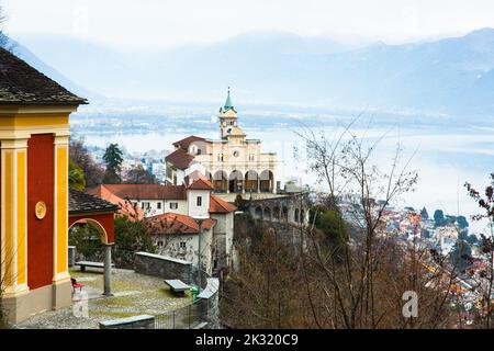 Madonna del Sasso a Orselina sopra Locarno al lago maggiore. Svizzera. Foto Stock