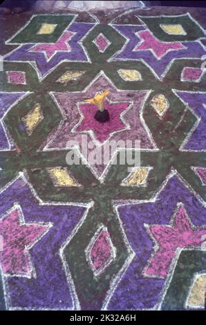 Rangoli, Pittura con polvere di Chowk Foto Stock