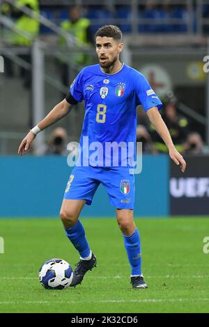 Milano, Italia ,23rd Settembre , 2022 foto da sinistra a destra, Jorginho d'Italia Durante il calcio Nations League 2022 Italia-Inghilterra Credit: Massimo Insabato/Alamy Live News Foto Stock