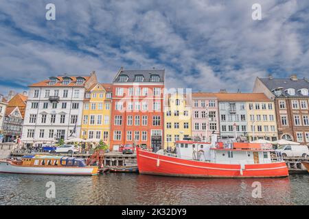 Quartiere turistico di Nyhavn a Copenhagen, Danimarca Foto Stock
