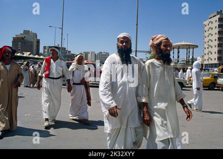 Madinah Arabia Saudita - pellegrini in Ihram tradizionale Abbigliamento Foto Stock