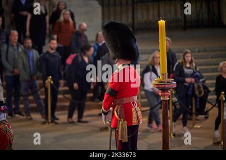 Regina Elisabetta II - si trova nello Stato di Westminster Hall Londra. REGNO UNITO. 14-19 settembre 2022 Foto: ©Phil Crow 2022 Foto Stock
