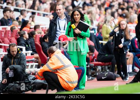 Londra, Regno Unito. 24th Set, 2022. L'emittente televisiva e l'ex difensore dell'Arsenale Alex Scott durante la partita della Barclays fa Womens Super League tra Arsenal e Tottenham Hotspur all'Emirates Stadium di Londra, Inghilterra. (Liam Asman/SPP) Credit: SPP Sport Press Photo. /Alamy Live News Foto Stock