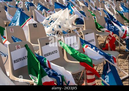 Roma, Italia 22/09/2022: 'Insieme per Italia', coalizione di destra chiusura della campagna elettorale per le elezioni generali italiane. Piazza del Popolo. © Andrea Sabbadini Foto Stock