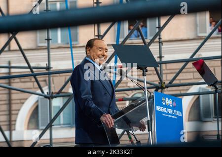 Roma, Italia 22/09/2022: 'Insieme per Italia', coalizione di destra chiusura della campagna elettorale per le elezioni generali italiane. Silvio Berlusconi © Andrea Sabbadini Foto Stock