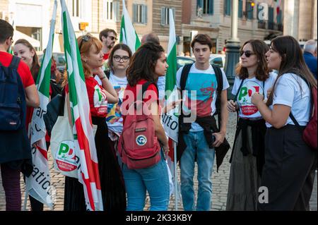 Roma, Italia 23/09/2022: Il Partito democratico chiude la campagna elettorale per le elezioni politiche italiane. Piazza del Popolo. © Andrea Sabbadini Foto Stock