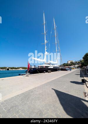 Port de Mao, Super Sailing Yacht, Mahon, Minorca, Isole Baleari, Spagna Foto Stock