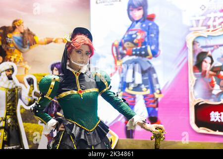 Chiba, Giappone. 17th Set, 2022. Cosbayer femminile del Tokyo Game Show 2022. Dopo una pausa di due anni forzata dalla pandemia del Covid-19, il Tokyo Game Show tornò alla Makuhari Messe a Chiba, Giappone. (Credit Image: © Stanislav Kogiku/SOPA Images via ZUMA Press Wire) Foto Stock