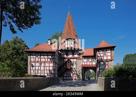 Roedelseer Tor, lato sud, ciclista, Iphofen, bassa Franconia, Baviera, Germania Foto Stock