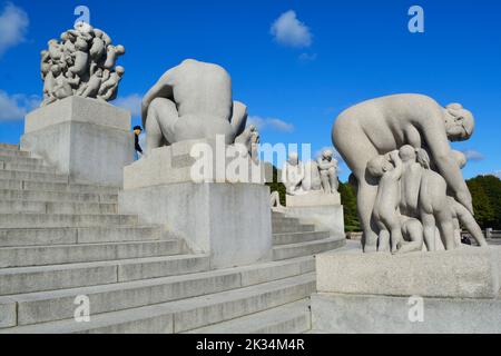 Oslo, Norvegia, 2022 settembre: Parco Frogner, un parco pieno di sculture dello scultore norvegese Gustav Vigeland. Foto Stock