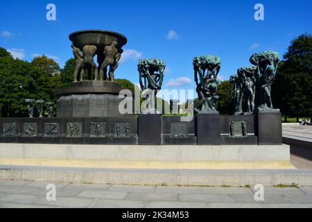 Oslo, Norvegia, 2022 settembre: Parco Frogner, un parco pieno di sculture dello scultore norvegese Gustav Vigeland. Foto Stock