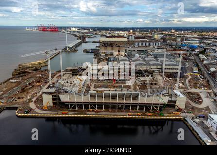 I lavori proseguono per la costruzione del nuovo stadio dell'Everton Football Club presso il Bramley Moore Docks di Liverpool. Foto Stock