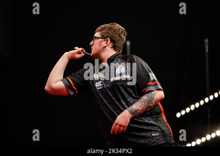 Irish Keane Barry ha ritratto in azione durante la seconda giornata del Belgian Darts Open, un torneo del Tour europeo che si svolge dal 23 settembre al 25 settembre a Wieze, sabato 24 settembre 2022. FOTO DI BELGA JEF MATTHEE Foto Stock