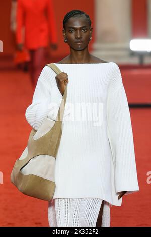 SALVATORE FERRAGAMO SS23 durante la settimana della moda di Milano il 2022 settembre - Milano, Italia. 24/09/2022 Foto Stock