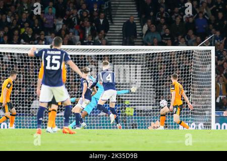 24 settembre 2022, Glasgow, Regno Unito. La Scozia ha giocato a Republic of Ireland nella UEFA Nations League ad Hampden Park, Glasgow, Scozia, Regno Unito. Foto Stock