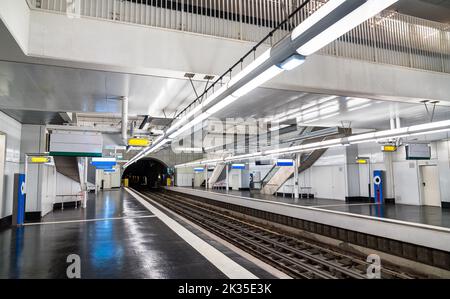 Aime Cesaire, una moderna stazione della metropolitana a Parigi, Francia Foto Stock