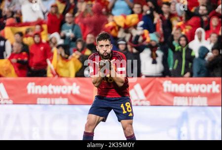 Zaragoza, Spagna. 24th Set, 2022. Jordi Alba di Spagna celebra il suo gol durante la Lega Una partita di Gruppo 2 contro la Svizzera alla UEFA Nations League 2022 a Saragozza, Spagna, 24 settembre 2022. Credit: Marcos Cebrian/Xinhua/Alamy Live News Foto Stock