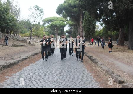 24 settembre 2022, Roma, Italia, Italia: Roma Unplugged Festival a Villa dei Quintili e Via Appia Antica con P-Funkig Band, in concerto itinerante per Via Appia Antica, GegÃ¨ Telesforo in ''Impossible Tour 2022'' a Villa dei Quintili ospite speciale Arnaldo Santoro, Voice, Matteo e Giovanni Cutello, Winds e Trilok Gurtu. (Credit Image: © Daniela Franceschelli/Pacific Press via ZUMA Press Wire) Foto Stock