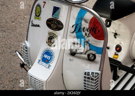 Vespa. Rally scooter della Ribble Valley 2022. Foto Stock