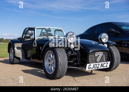 Caterham 7 ‘GJ02 NCZ’ in mostra al Bicester Heritage Poter Cars & Supercar assembly Foto Stock