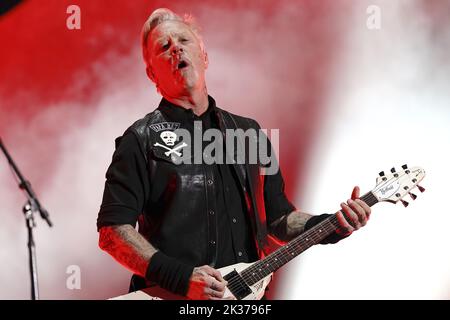 James Hetfield di metallica suona al Global Citizen Festival di Central Park a New York City sabato 24 settembre 2022. Global Citizen Live è un evento globale di 24 ore per unire il mondo, difendere il pianeta e sconfiggere la povertà. Foto di Lev Radin/UPI Foto Stock