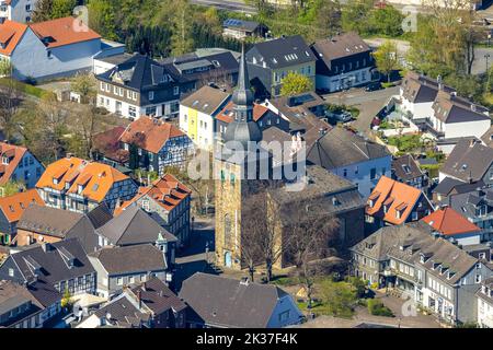 Veduta aerea, chiesa della torre della cipolla di Evang. Niedersprockhövel, Sprockhövel, zona della Ruhr, Renania settentrionale-Vestfalia, Germania, Sito di culto, DE, Europe, Faith com Foto Stock