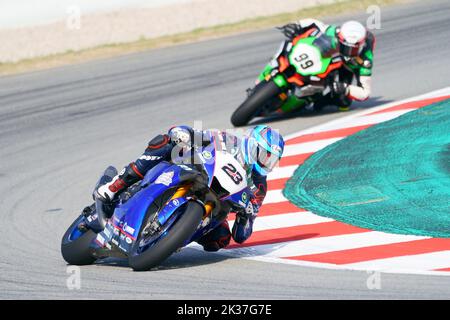 25th settembre 2022; circuito Barcelona Catalunya, Barcellona, Spagna: World Superbike Catalunya Round; superpole, Christophe Ponsson (fra) in sella alla Yamaha YZF R1 per Gil Motor sport Yamaha Foto Stock