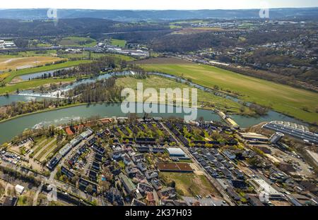 Vista aerea, vista sulla città Wetter con vista su Hagen, fiume Ruhr e Obergraben con la centrale elettrica Harkort, isola di den Weiden, acquedotto comunitario Vol Foto Stock