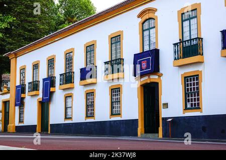 Il Palazzo del Capitano Generale, un tempo sede del governo e ora museo, ad Angra do Heroismo, Isola di Terceira, Azzorre, Portogallo. Foto Stock