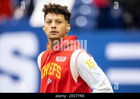 Indianapolis, Indiana, Stati Uniti. 25th Set, 2022. Patrick Mahomas (15) durante la partita di football della NFL tra i Kansas City Chiefs e gli Indianapolis Colts al Lucas Oil Stadium di Indianapolis, Indiana. John Mersits/CSM/Alamy Live News Foto Stock