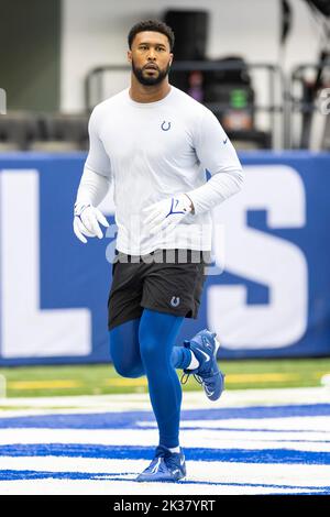 Indianapolis, Indiana, Stati Uniti. 25th Set, 2022. Indianapolis Colts, lineman difensivo DeForest Buckner (99) durante la partita di football degli NFL tra i Kansas City Chiefs e gli Indianapolis Colts al Lucas Oil Stadium di Indianapolis, Indiana. John Mersits/CSM/Alamy Live News Foto Stock