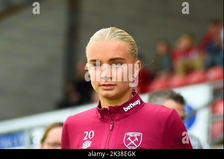 Londra, Regno Unito. 25th Set, 2022. Dagenham e Redbridge, Inghilterra, settembre 25 2022. Thea Kyvag (20 West Ham United) durante la partita di calcio della Barclays Womens Super League tra West Ham United e Manchester United al Victoria Road Stadium, Dagenham, Inghilterra. (Kevin Hodgson/SPP) Credit: SPP Sport Press Photo. /Alamy Live News Foto Stock