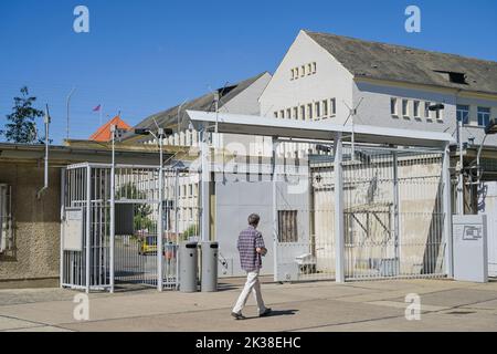 Haupteingang, Stasi-Gedenkstätte, Genslerstraße, Hohenschönhausen, Lichtenberg, Berlino, Germania Foto Stock