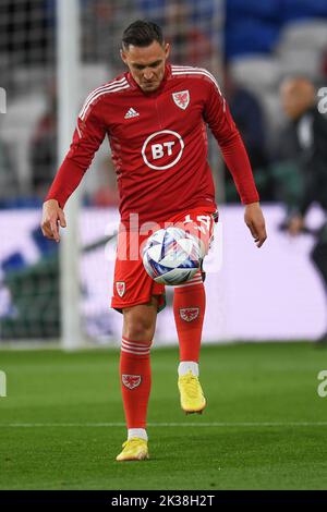 Cardiff, Regno Unito. 25th Set, 2022. Connor Roberts del Galles durante il warm up pre-partita durante la partita UEFA Nations League Group A4 tra Galles e Polonia al Cardiff City Stadium, Cardiff, Regno Unito, 25th settembre 2022 (Foto di Mike Jones/News Images) a Cardiff, Regno Unito, il 9/25/2022. (Foto di Mike Jones/News Images/Sipa USA) Credit: Sipa USA/Alamy Live News Foto Stock