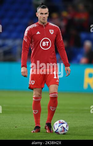 Cardiff, Regno Unito. 25th Set, 2022. Gareth Bale of Wales durante il warm up pre-partita durante la partita UEFA Nations League Group A4 tra Galles e Polonia al Cardiff City Stadium, Cardiff, Regno Unito, 25th settembre 2022 (Foto di Mike Jones/News Images) a Cardiff, Regno Unito, il 9/25/2022. (Foto di Mike Jones/News Images/Sipa USA) Credit: Sipa USA/Alamy Live News Foto Stock
