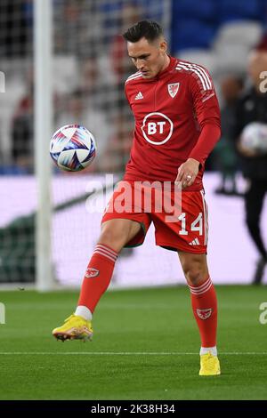 Cardiff, Regno Unito. 25th Set, 2022. Connor Roberts del Galles durante il warm up pre-partita durante la partita UEFA Nations League Group A4 tra Galles e Polonia al Cardiff City Stadium, Cardiff, Regno Unito, 25th settembre 2022 (Foto di Mike Jones/News Images) a Cardiff, Regno Unito, il 9/25/2022. (Foto di Mike Jones/News Images/Sipa USA) Credit: Sipa USA/Alamy Live News Foto Stock